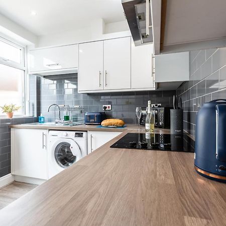 Villa Connaught House - Wi-Fi, Parking, Contractors Preston  Esterno foto