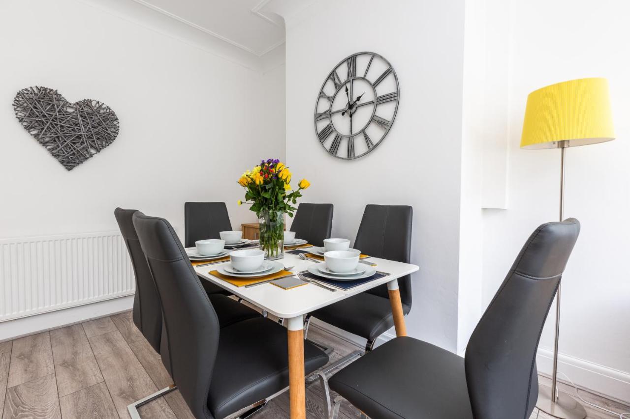 Villa Connaught House - Wi-Fi, Parking, Contractors Preston  Esterno foto