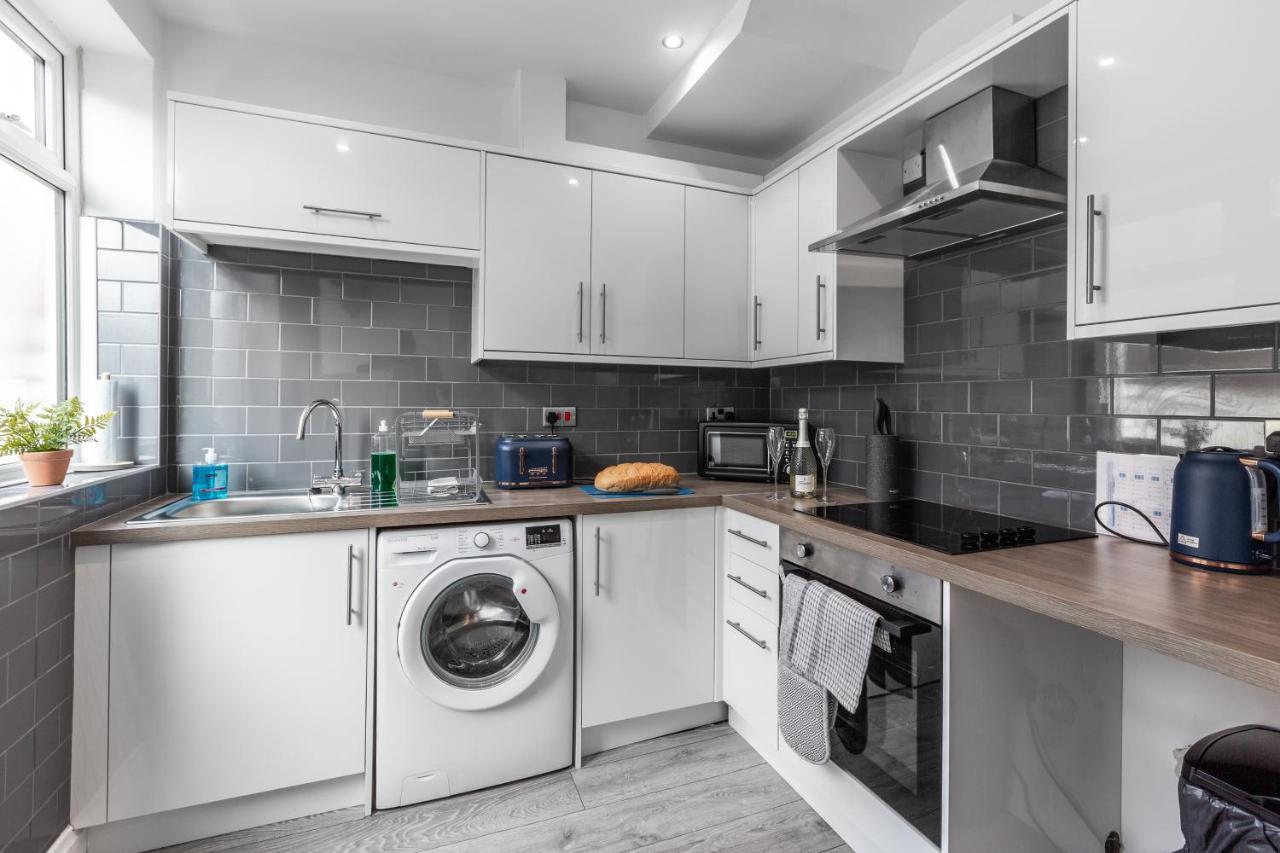 Villa Connaught House - Wi-Fi, Parking, Contractors Preston  Esterno foto