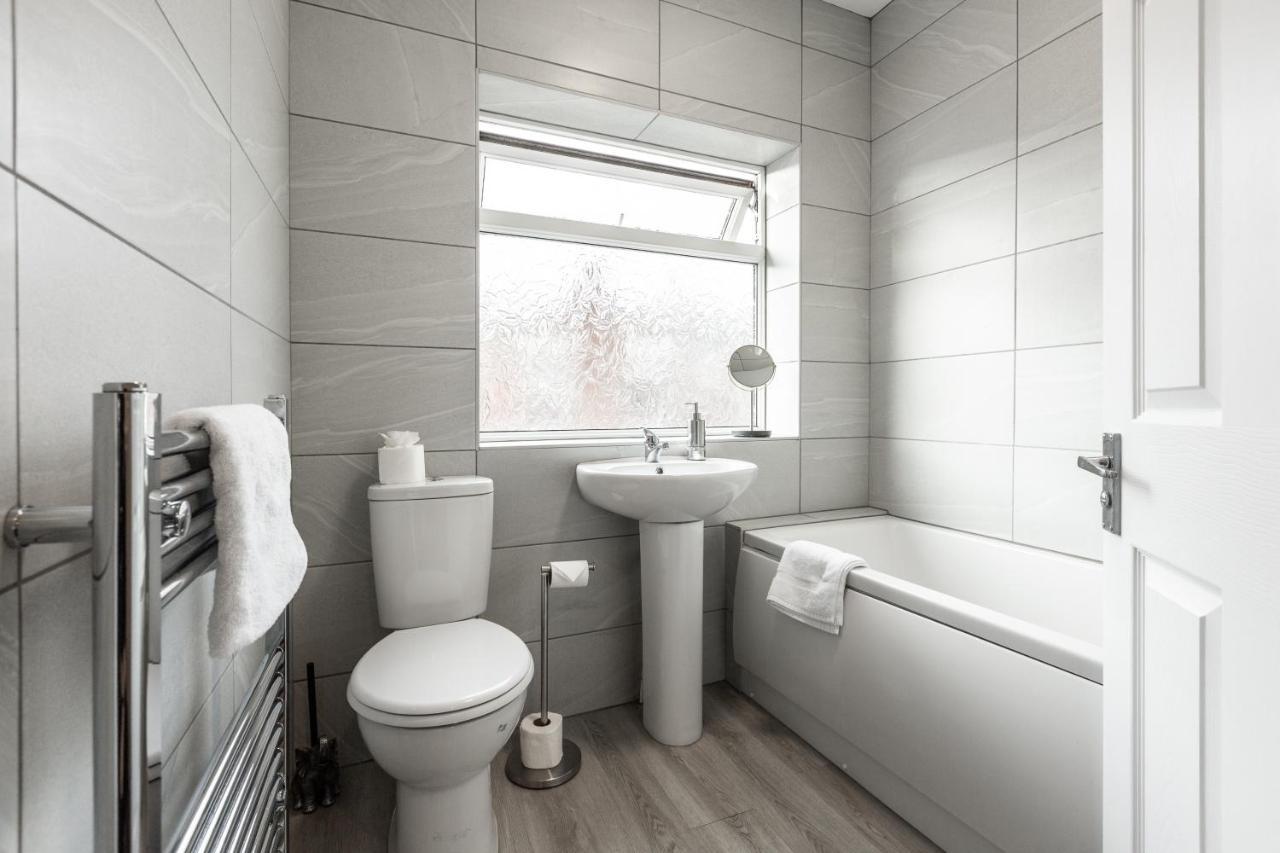 Villa Connaught House - Wi-Fi, Parking, Contractors Preston  Esterno foto