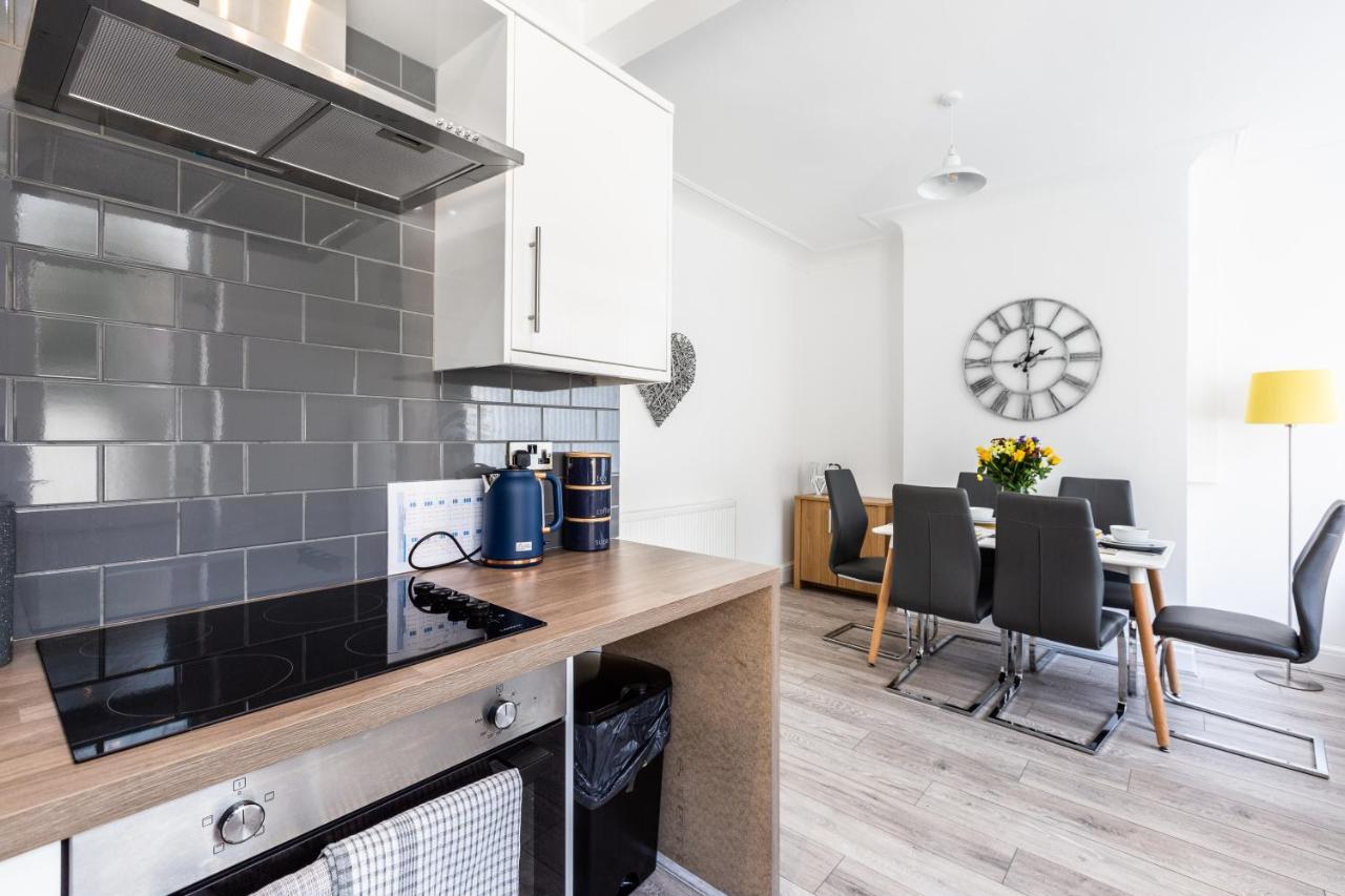 Villa Connaught House - Wi-Fi, Parking, Contractors Preston  Esterno foto