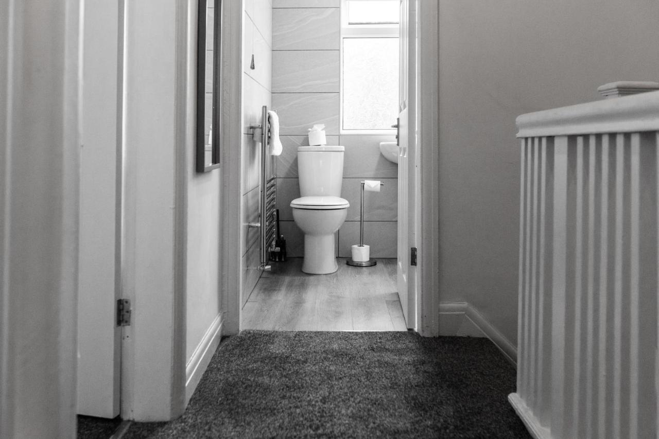 Villa Connaught House - Wi-Fi, Parking, Contractors Preston  Esterno foto