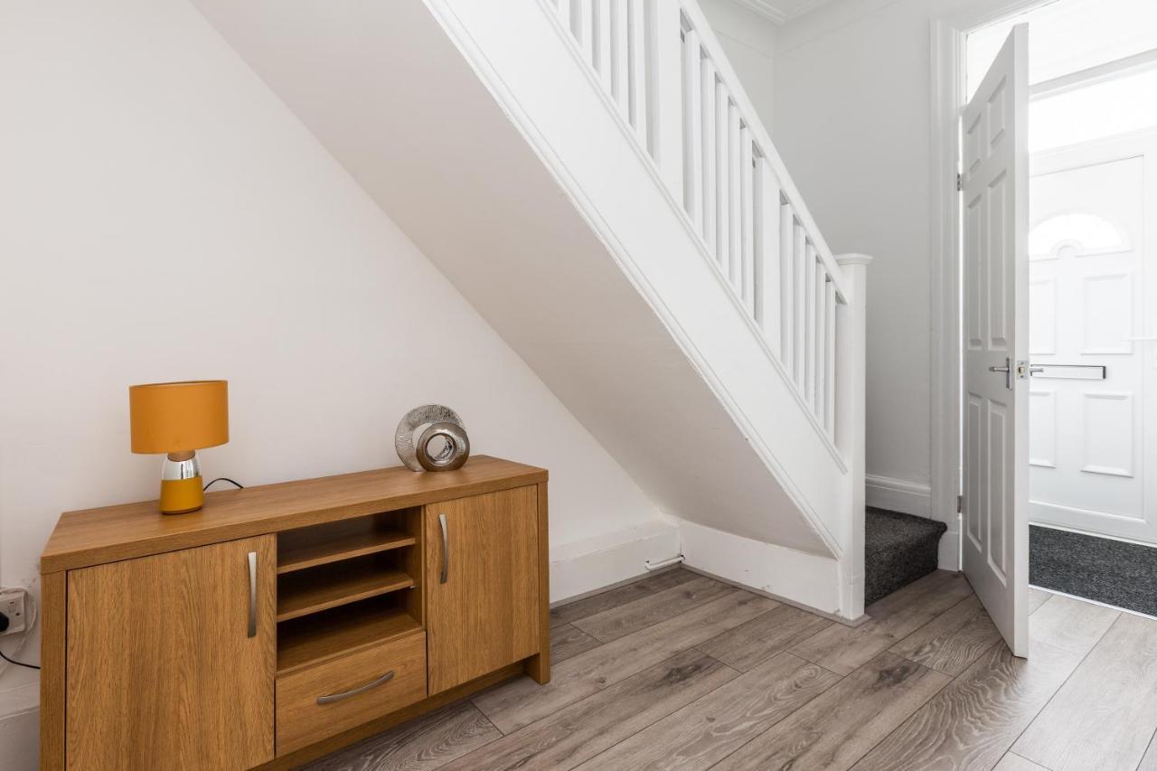 Villa Connaught House - Wi-Fi, Parking, Contractors Preston  Esterno foto
