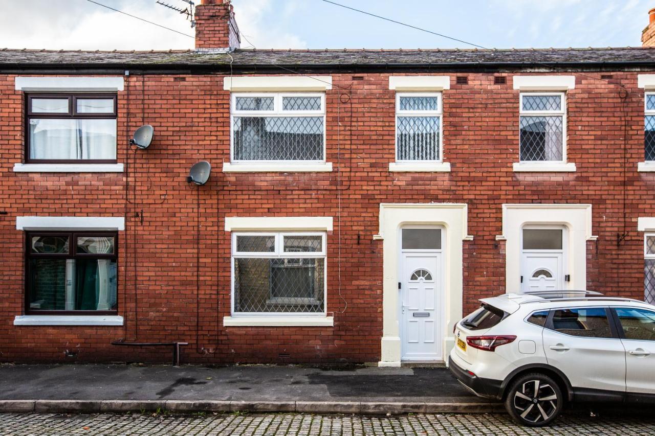 Villa Connaught House - Wi-Fi, Parking, Contractors Preston  Esterno foto