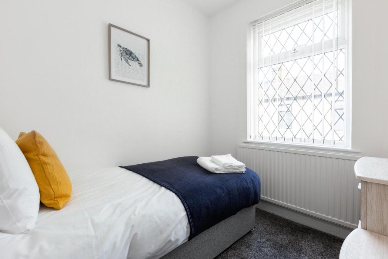 Villa Connaught House - Wi-Fi, Parking, Contractors Preston  Esterno foto