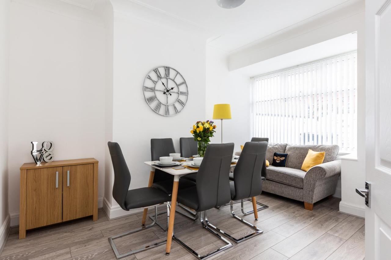 Villa Connaught House - Wi-Fi, Parking, Contractors Preston  Esterno foto