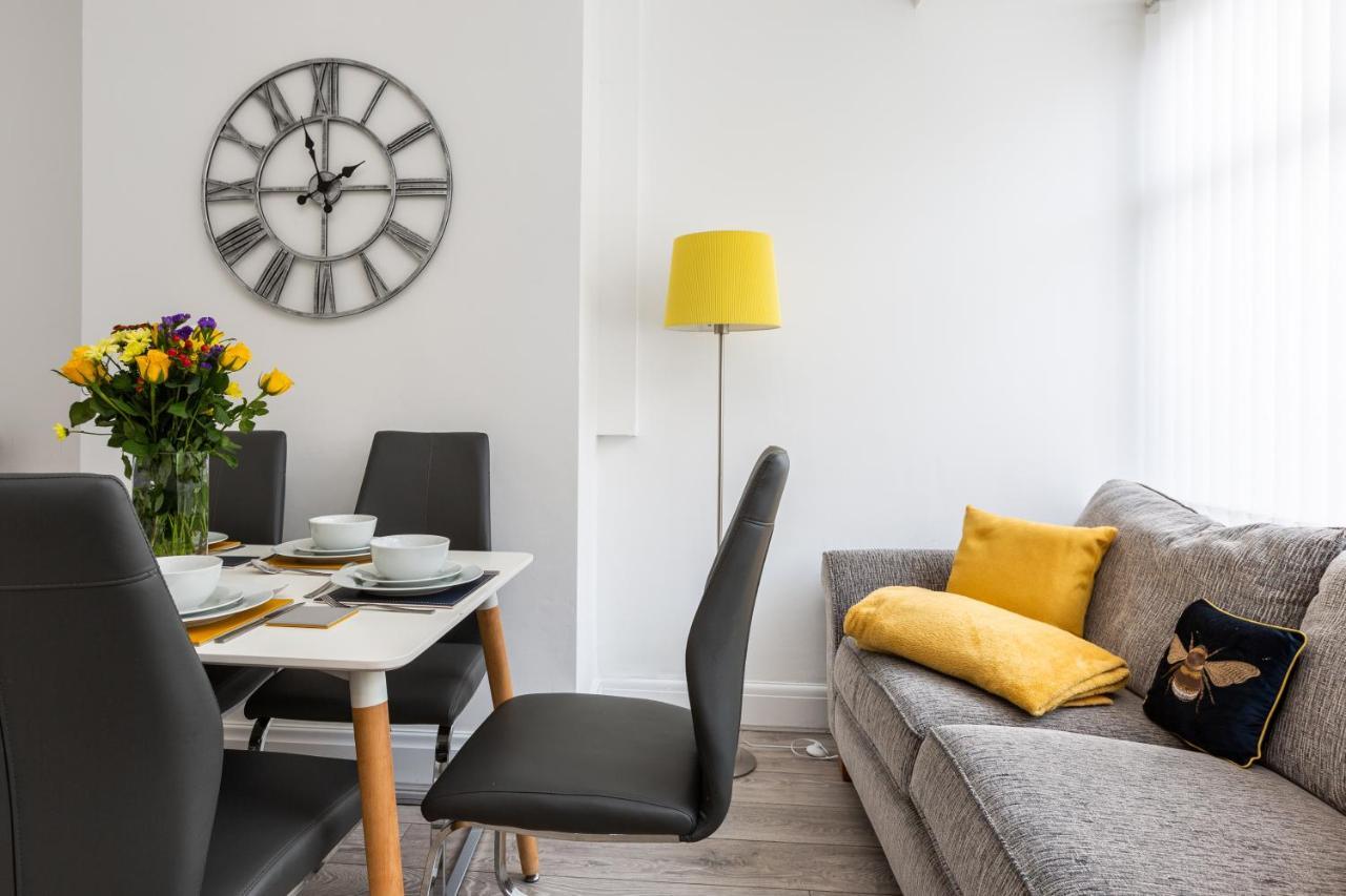 Villa Connaught House - Wi-Fi, Parking, Contractors Preston  Esterno foto
